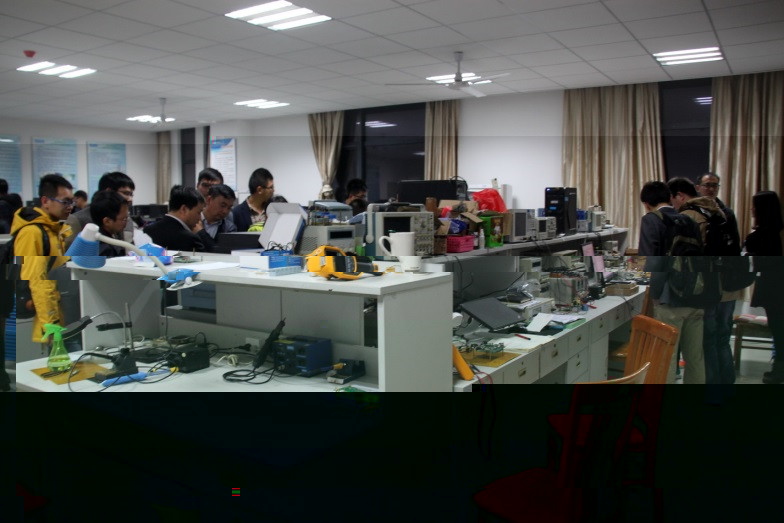 參觀模塊電源實驗室_副本.jpg